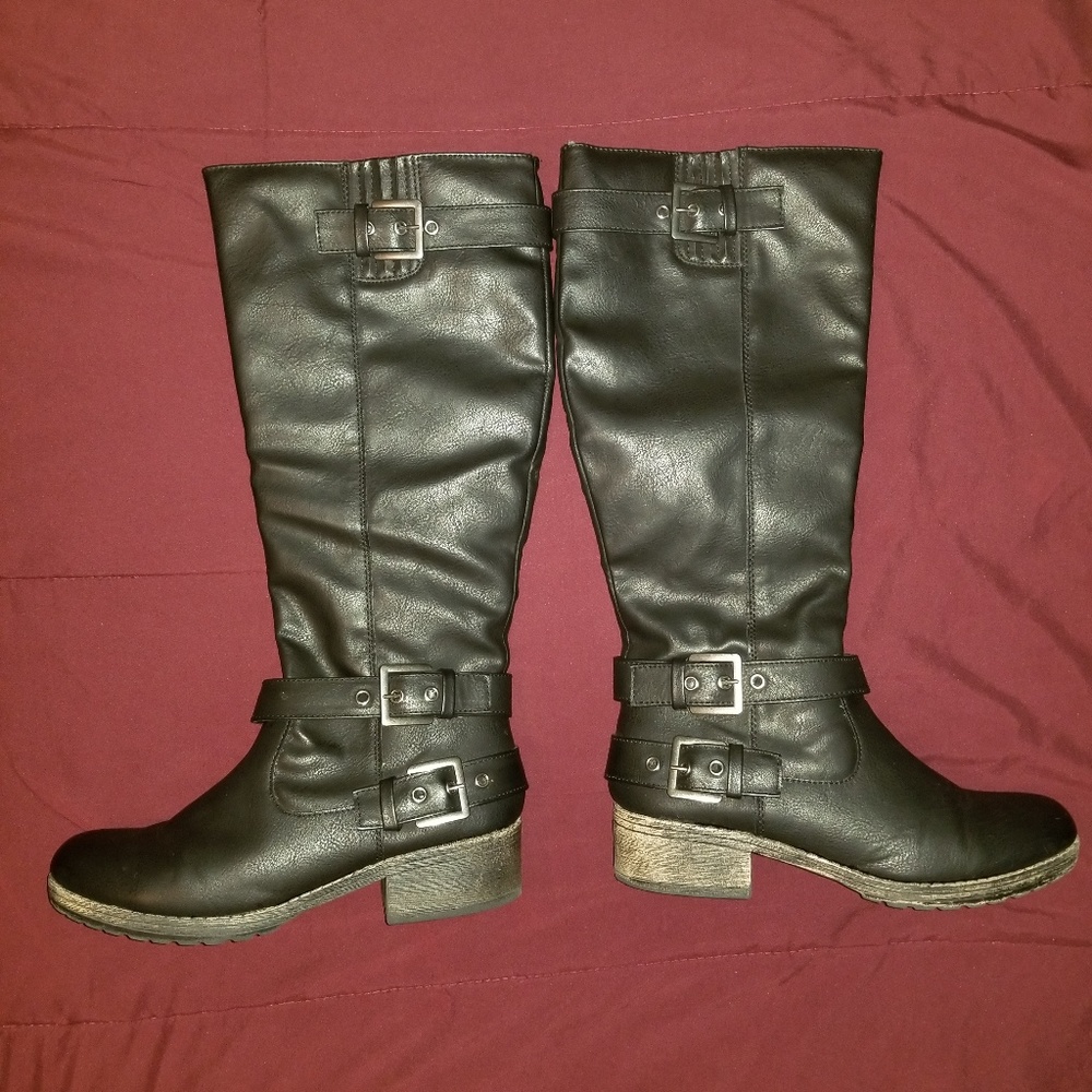 Black boots